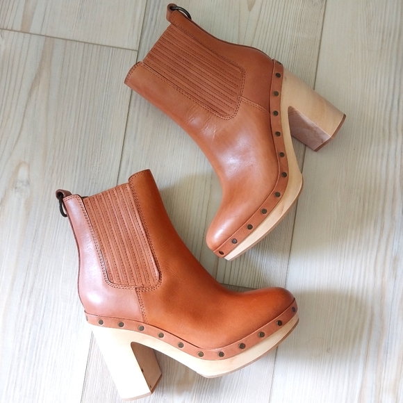 Paige Adina Boots - Picture 2 of 7